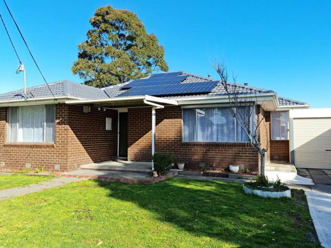 Four Bedroom House With Free Parking On Site - Food Delivery Shop 0