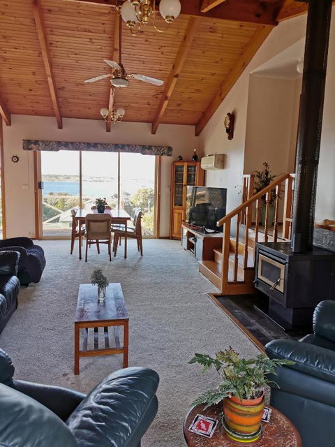 Flinders Island Masters Quarters - Lady Barron - Food Delivery Shop 3