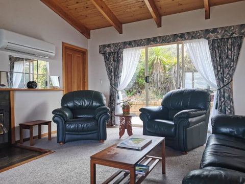 Flinders Island Masters Quarters - Lady Barron - Food Delivery Shop 2