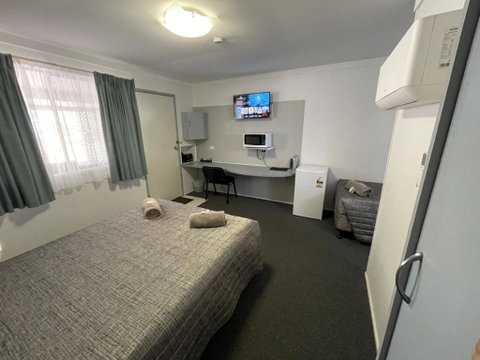 Hatton Vale Motel - Food Delivery Shop 3