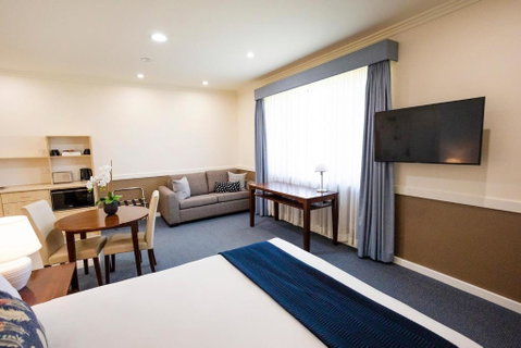 Hawkesbury Race Club Motel - Food Delivery Shop 2