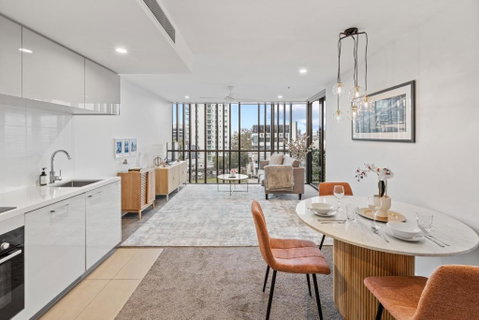 Hearty Milton Apartments - Food Delivery Shop 1