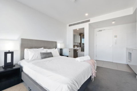 Hearty Milton Apartments - Food Delivery Shop 2