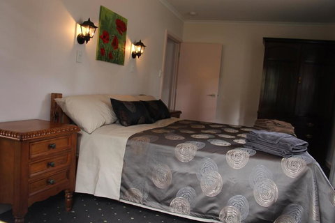 Hill Cottage Hahndorf - Food Delivery Shop 2