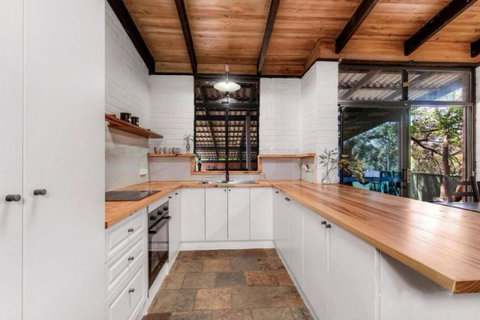 Hillside Retreat- Your Tranquil Home Away - Food Delivery Shop 2