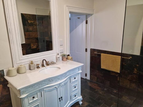 Historic Mintaro Post Office - Food Delivery Shop 1