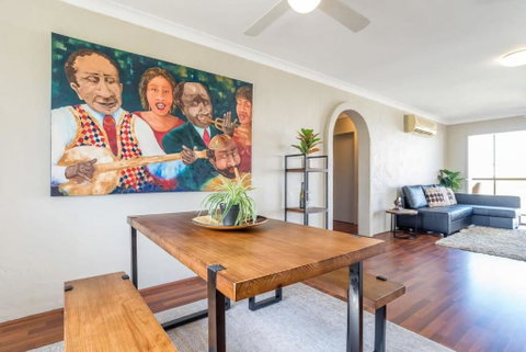 Inner City Pad Indooroopilly - Food Delivery Shop 0