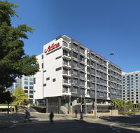 Adina Apartment Hotel Sydney Airport - Food Delivery Shop