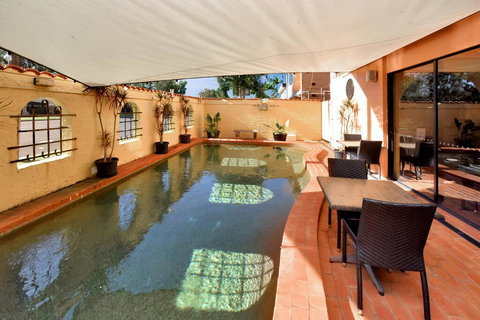 Adobe Motel - Food Delivery Shop 2