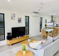 AIRLIE BEACH Delight. Hop skip jump to everything - Food Delivery Shop