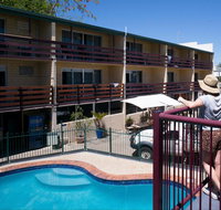 Airlie Beach YHA - Food Delivery Shop