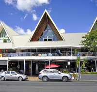 Airlie Waterfront Accommodation - Food Delivery Shop