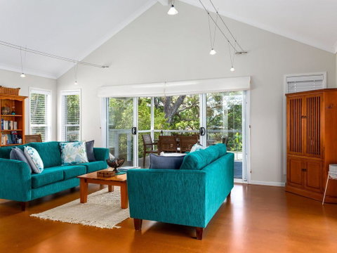 Akarana Beach House :: Jervis Bay Rentals - Food Delivery Shop 2