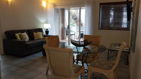 Alassio Palm Cove - Food Delivery Shop 3