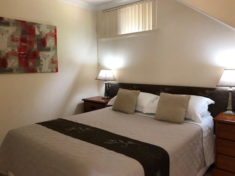 Alfred Cove Short Stay - Food Delivery Shop 3