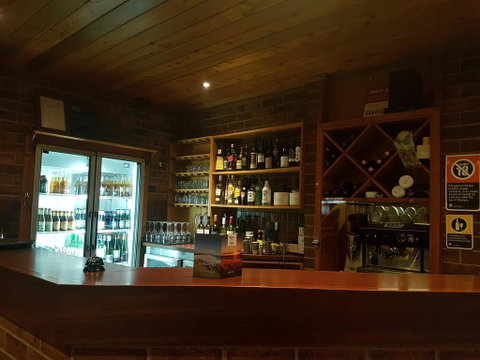 All Seasons Motel Armidale - Food Delivery Shop 1