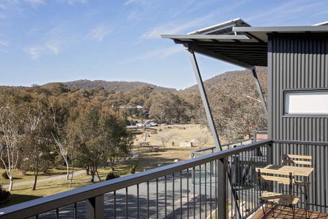 Alpine Lake Retreat - Food Delivery Shop 0