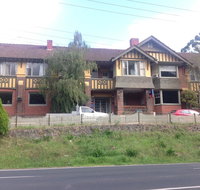 Alpine Retreat Hotel - Food Delivery Shop