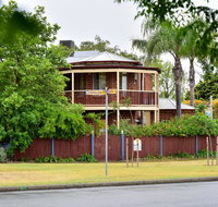 Anchorage Guest House and Self-contained Accommodation - Food Delivery Shop