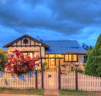 Andavine House - Bed  Breakfast - Food Delivery Shop