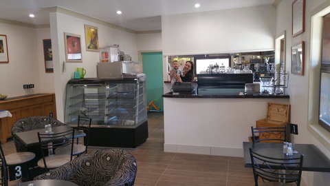 Angaston Vineyards Motel - Food Delivery Shop 2