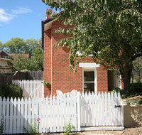 Annies Garden Cottage - Food Delivery Shop