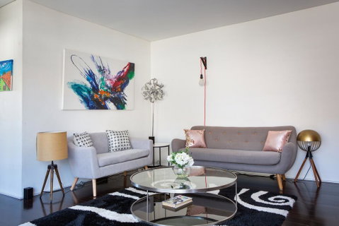 Apartment With Balcony And Parking Near Racecourse - Food Delivery Shop 1