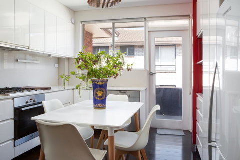 Apartment With Balcony And Parking Near Racecourse - Food Delivery Shop 3