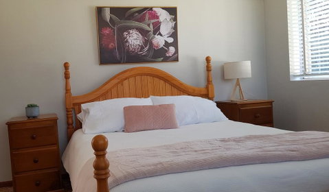Apartment With Sweeping View Of The Bay, 2 Bedrooms, Sleeps 5 - Food Delivery Shop 1