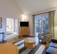 Apartments  15 Thompsons - Food Delivery Shop