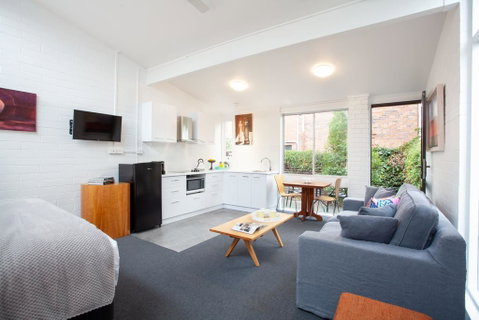 Apartments On Elsmere - Food Delivery Shop 3
