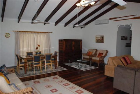 Appian Beach House - Food Delivery Shop 2