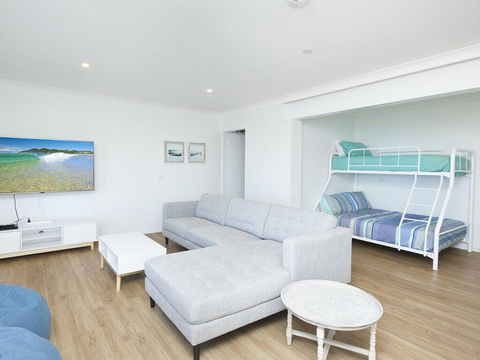 Aqua Palm With Sweeping One Mile Views - Food Delivery Shop 2