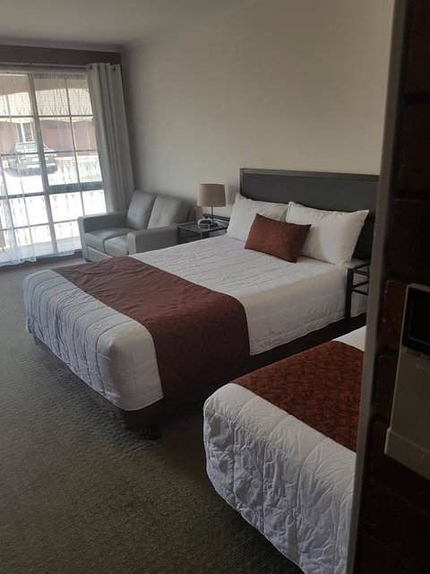 Ararat Colonial Lodge Motel - Food Delivery Shop 3