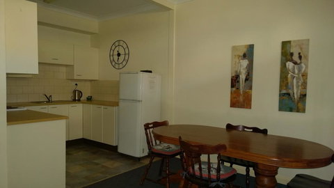 Armidale Ace Apartments - Food Delivery Shop 0