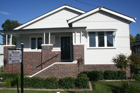 Armidale Executive Accommodation - City Centre - Food Delivery Shop 1