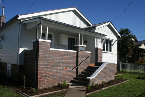 Armidale Executive Accommodation - City Centre - Food Delivery Shop 2