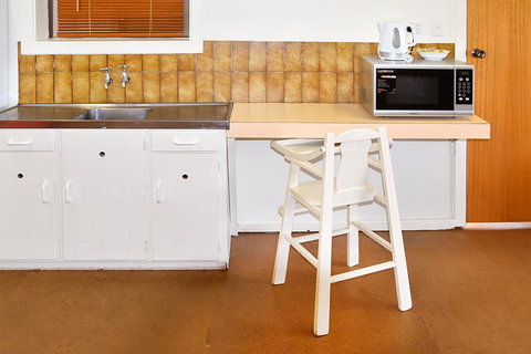 Armidale Motel - Food Delivery Shop 3