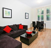 Art Deco in the Cul-de-Sac - Spacious Executive 1BR Potts Point Apartment in Quiet Cul-de-Sac - Food Delivery Shop