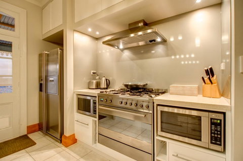 Ashcroft Apartment - Food Delivery Shop 2