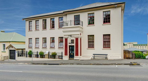 Ashcroft Apartment - Food Delivery Shop 0