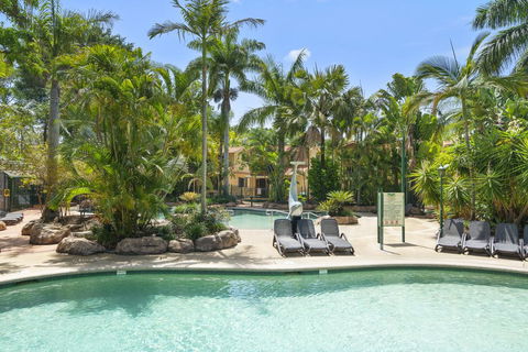 Ashmore Palms Holiday Village - Food Delivery Shop 2