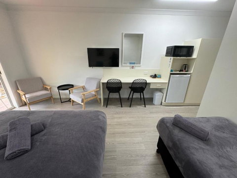 Mareeba Motor Inn - Food Delivery Shop 2