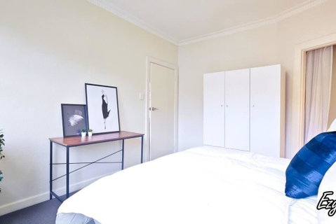 MCG 1BR Apartment For Family - Food Delivery Shop 1