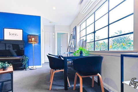 MCG 1BR Apartment For Family - Food Delivery Shop 2