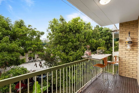 Mid-Century Morningside 2-Bed Apartment - Food Delivery Shop 3