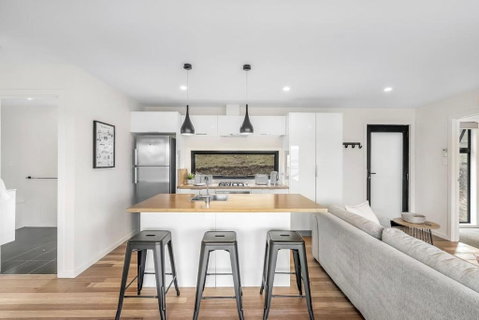 Modern And Scenic Valley Escape - Food Delivery Shop 0