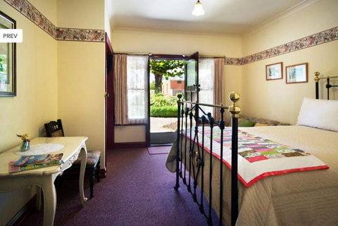 Motel Maldon - Food Delivery Shop 1
