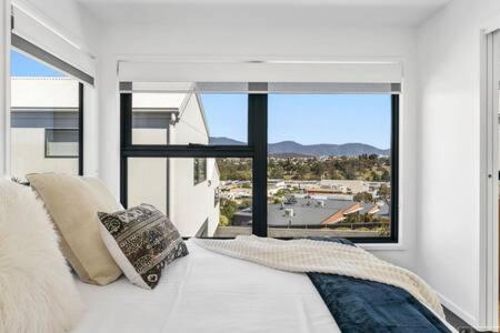 Mountain View Villa-close To Shops-10min To CBD - Food Delivery Shop 2