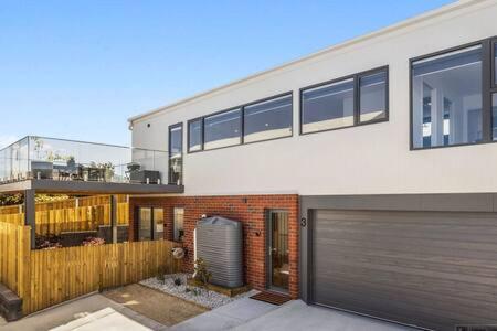 Mountain View Villa-close To Shops-10min To CBD - Food Delivery Shop 3
